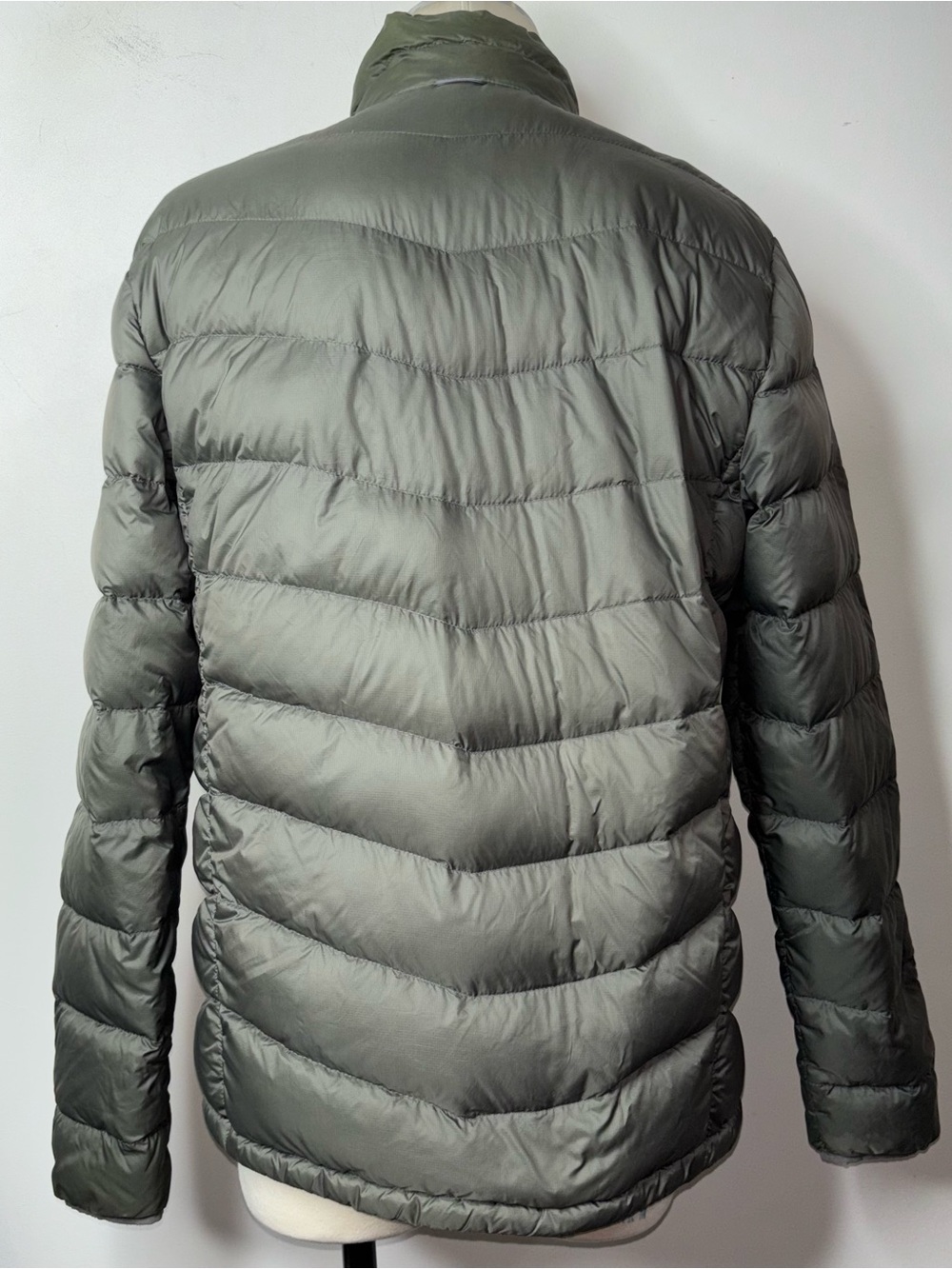 LL Bean Puffer Down Jacket Mens M Olive Green DownTek Gorpcore - Picture 2 of 15